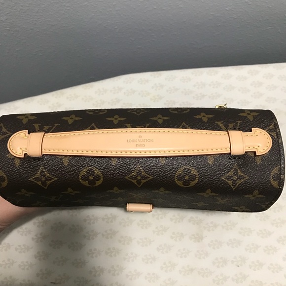 Louis Vuitton Pochette Metis - Picture 3 of 5